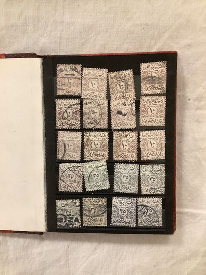 Varia. Deux petits albums de timbres, Turquie,...