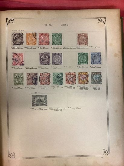 Album de timbres anciens de plus de 300 pages...