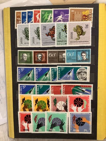 POLOGNE - Album de timbres polonais modernes...