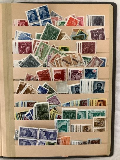 HONGRIE - Petit album de timbres semi classiques...