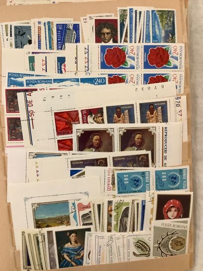 ROUMANIE - Six feuilles d’album de timbres...