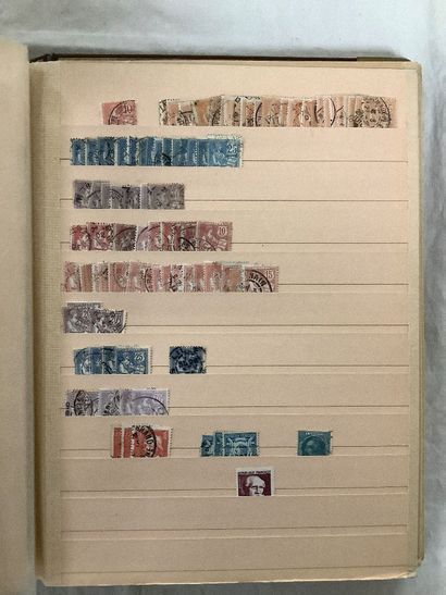 Trois classeurs de timbres français dont...