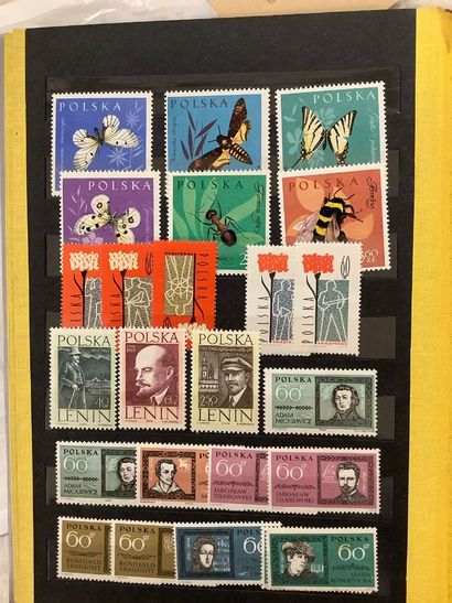 POLOGNE - Album de timbres polonais modernes...