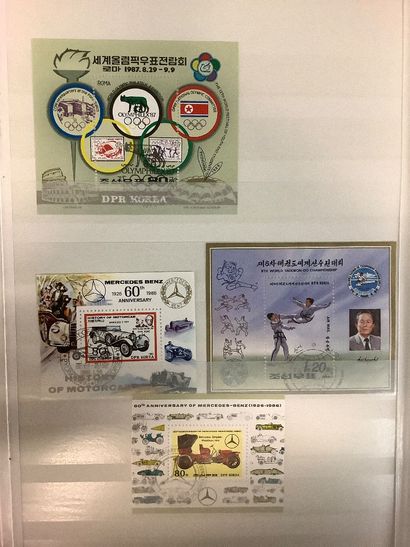 Ensemble de cinq albums de timbres dont blocs...