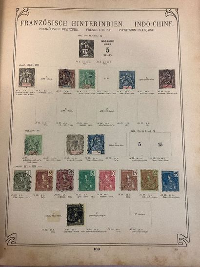 Album de timbres anciens de plus de 300 pages...
