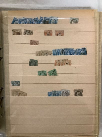 Trois classeurs de timbres français dont...