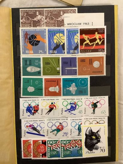 POLOGNE - Album de timbres polonais modernes...