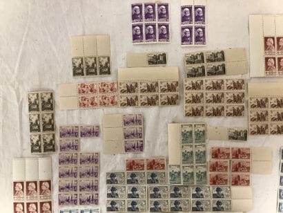 France - Ensemble de timbres neufs de 19...