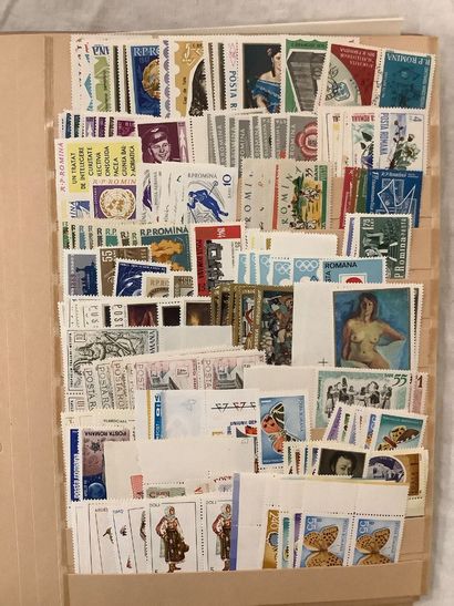 ROUMANIE - Six feuilles d’album de timbres...