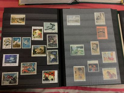 Ensemble de cinq albums de timbres dont blocs...