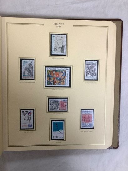 Album Ceres type “Présidence” avec les timbres...