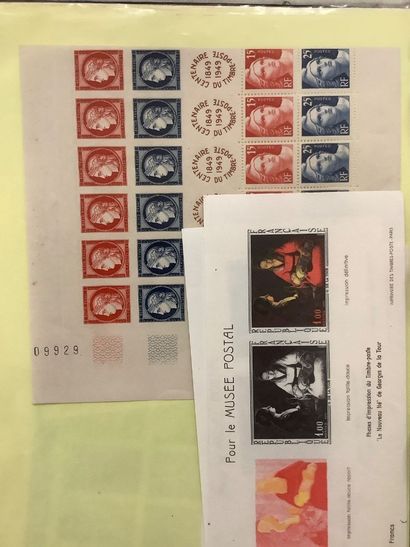Classeur de timbres français neufs après...