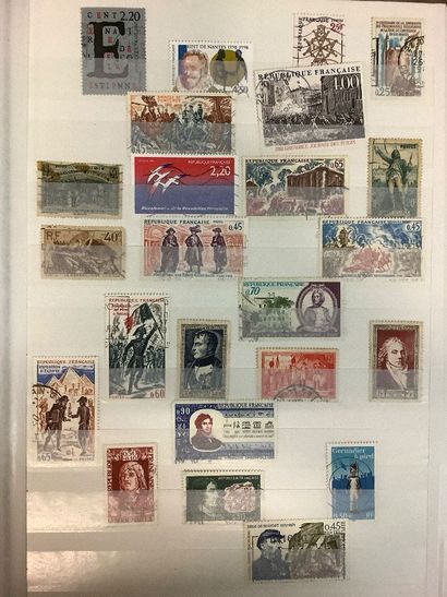 Ensemble de cinq albums de timbres dont blocs...