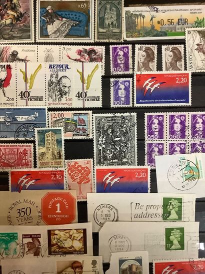 Deux albums de timbres, timbres français...