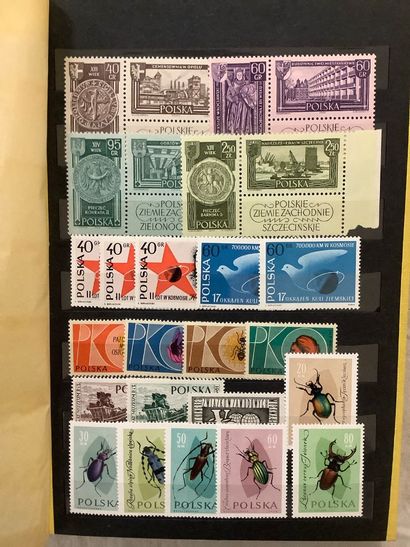 POLOGNE - Album de timbres polonais modernes...