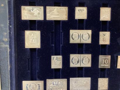 Collection de timbres en argent , poids brut...