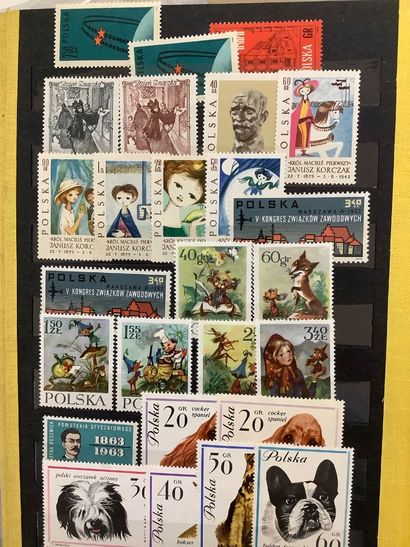 POLOGNE - Album de timbres polonais modernes...