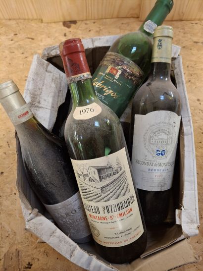 lot de 7 Vieilles bouteilles en l'état comme...