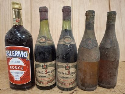 Lot comprenant:
2 Domaine de Jonquière 1964...