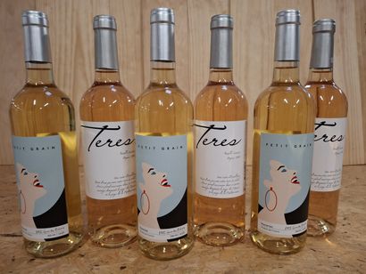Lot comprends: 
3 Bouteilles de Blanc Petit...