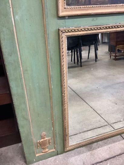 Grand trumeau XIXème bois et toile, à décor...