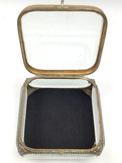 Grande boîte à bijoux en verre biseauté et...
