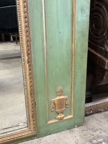 Grand trumeau XIXème bois et toile, à décor...