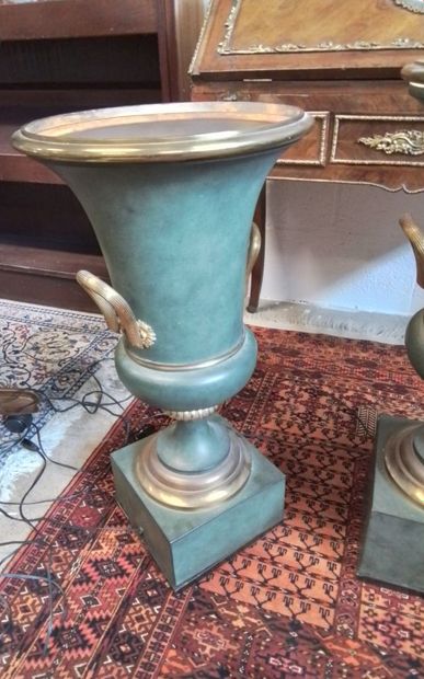 Suite de 3 grandes lampes style Médicis en...
