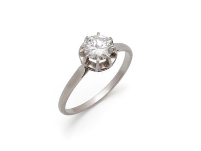 Bague solitaire en platine 850 millièmes,...