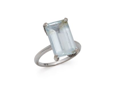 Bague en or gris 750 millièmes, ornée d'une...