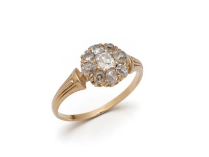 Petite bague en or 750 millièmes, ornée de...