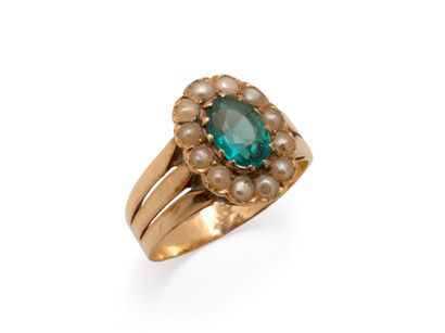 Bague en or rose 750 millièmes, ornée d'un...