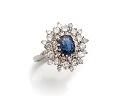 Bague pompadour en or gris 750 millièmes...