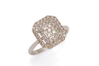 Bague en or gris 750 millièmes, rectangulaire...