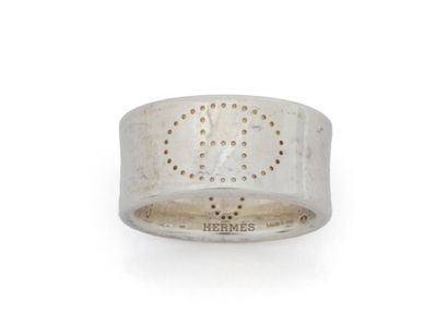 HERMÈS ''ECLIPSE''
Bague bandeau en argent...