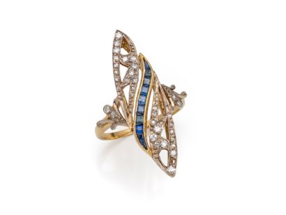 Bague marquise 2 tons d'or 750 millièmes,...