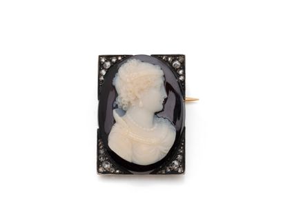 Broche pendentifen or 750 et argent 800 millièmes,...