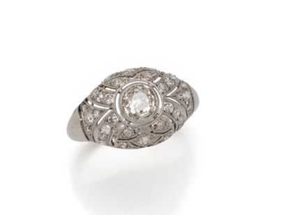 Délicate bague dôme en platine 850 millièmes...