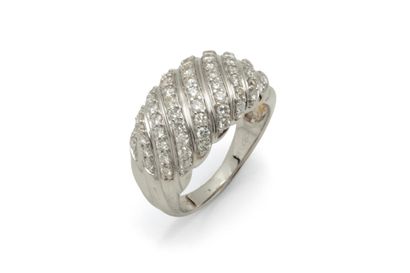 Bague bandeau en or gris 750 millièmes à...