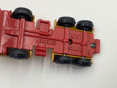Lot de 11 camions de transport ( EDOCAR,MAJORETTE...
