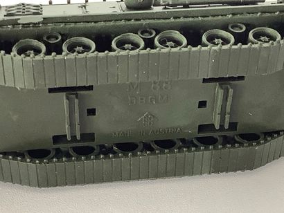 Important lot de plus de 15 véhicules militaires...