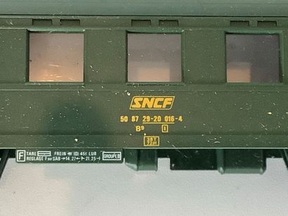 Lot de 7 voitures voyageurs SNCF. Certains...