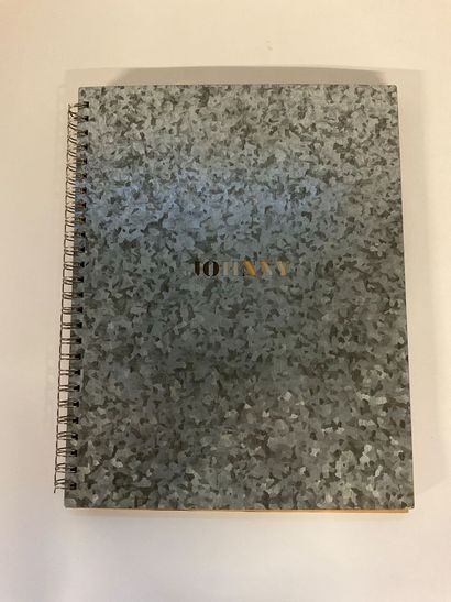 Johnny Hallyday, Johnny le livre avec un...
