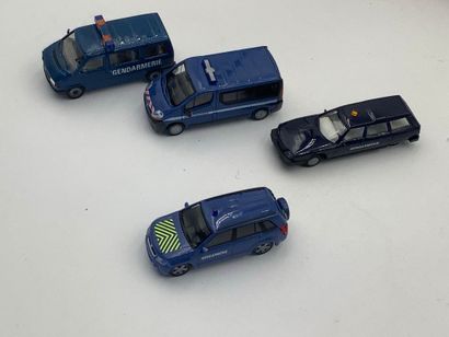 Lot de 41 véhicules de la gendarmerie : FORD...