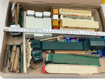 Lot de 11 camions de transport ( EDOCAR,MAJORETTE...