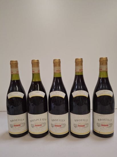 Set of 5 bottles: 
4 Brouilly, Cru du Beaujolais,...