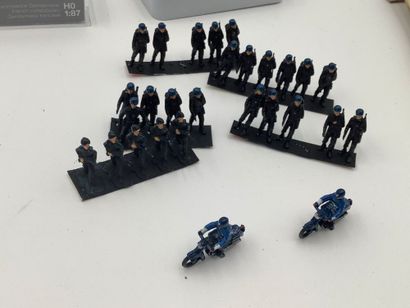 Lot de vehicules divers de la gendarmerie...