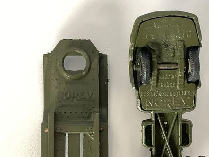 Lot de 23 véhicules militaires divers :porte...