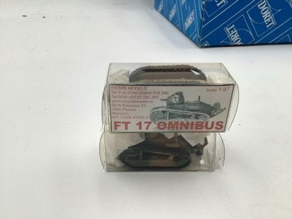 Lot de 41 chars ( PATTON ,ALBY ,SHERMAN M4...