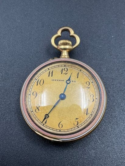 Montre de col en or avec fond émaillé et...